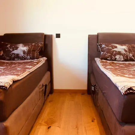 Resler's Blockhaus Guest house *